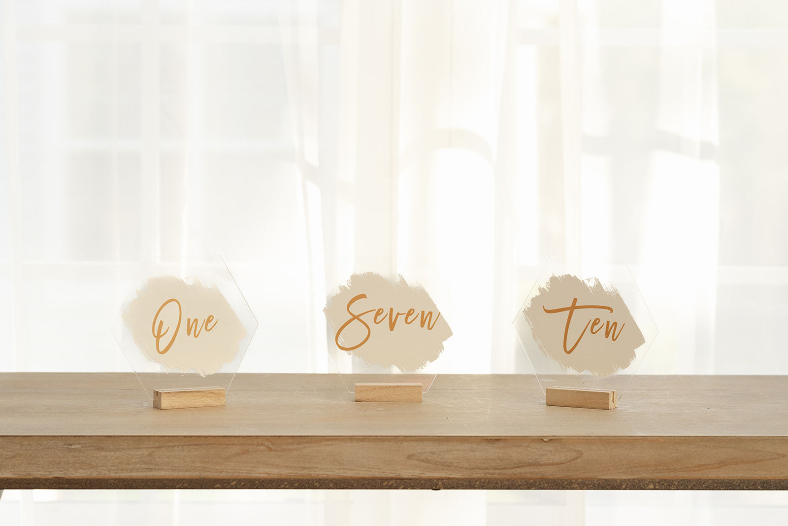 Table Numbers, Geometric White Stripe