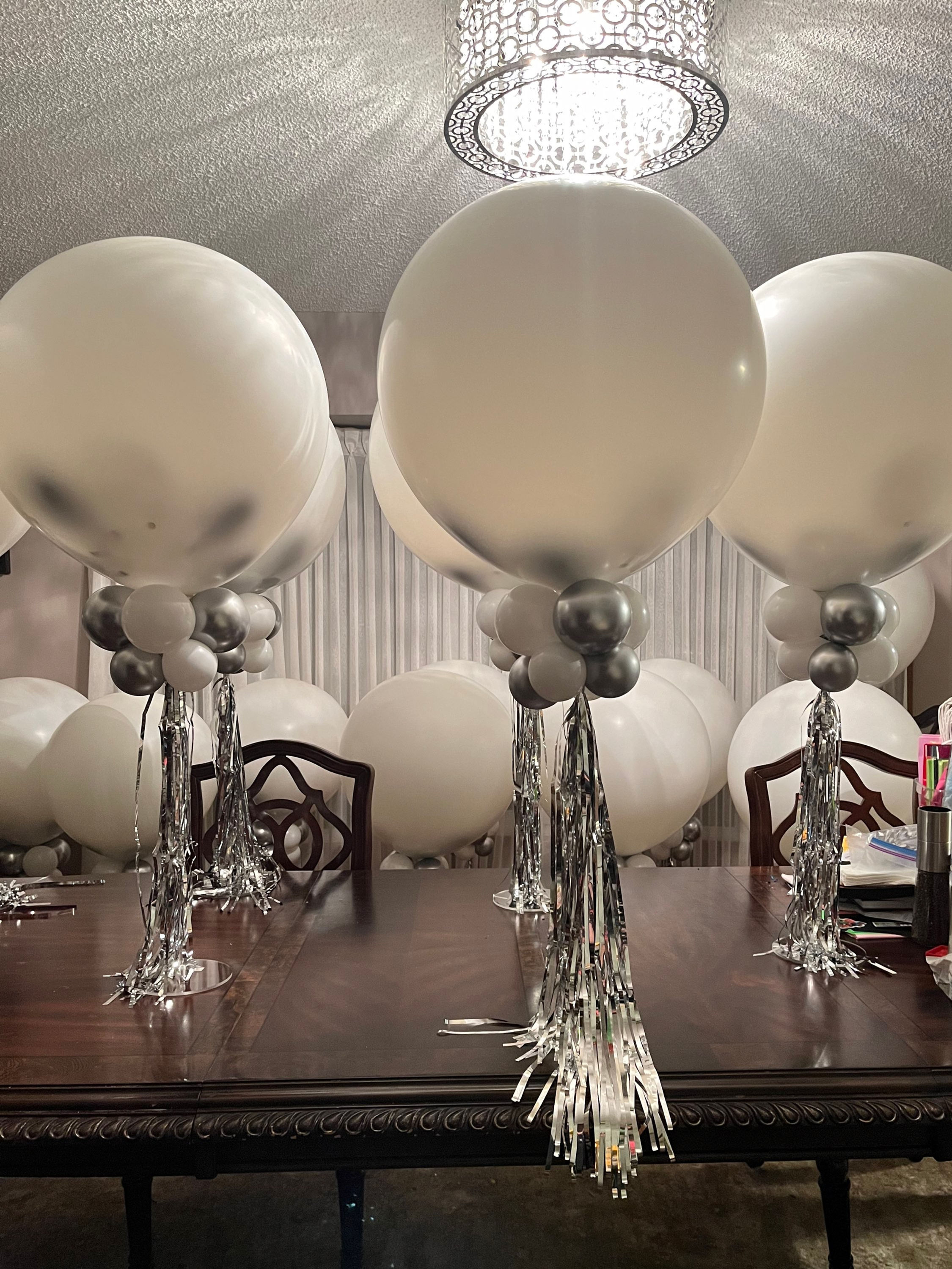 Giant Balloon centrepieces