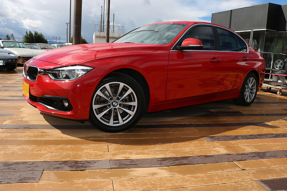 Miniatura: BMW 318i