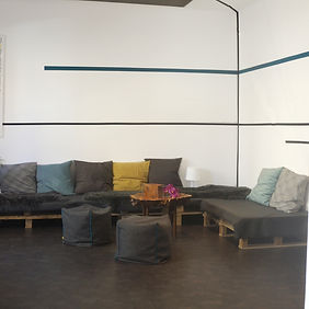 Das Farbkonzept wurde auch in der Lounge weitergeführt. 