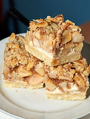 APPLE CARAMEL CHEESECAKE