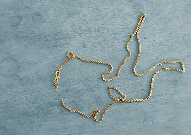 How-to-Fix-a-Necklace-Clasp_edited.jpg