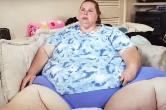 The world’s heaviest woman, who consumed a lot of milkshakes and weighed fifty stone, is no longer recognizable.
