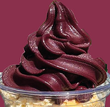 Açai Bowl mit San Sebastian Cheesecake bei Faleyda Frankfurt