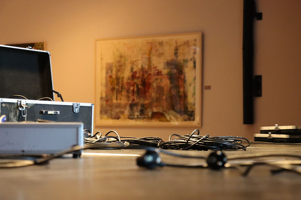 Professionelles DJ Technik Case mit Kabeln und Veranstaltungstechnik für Events in Berlin