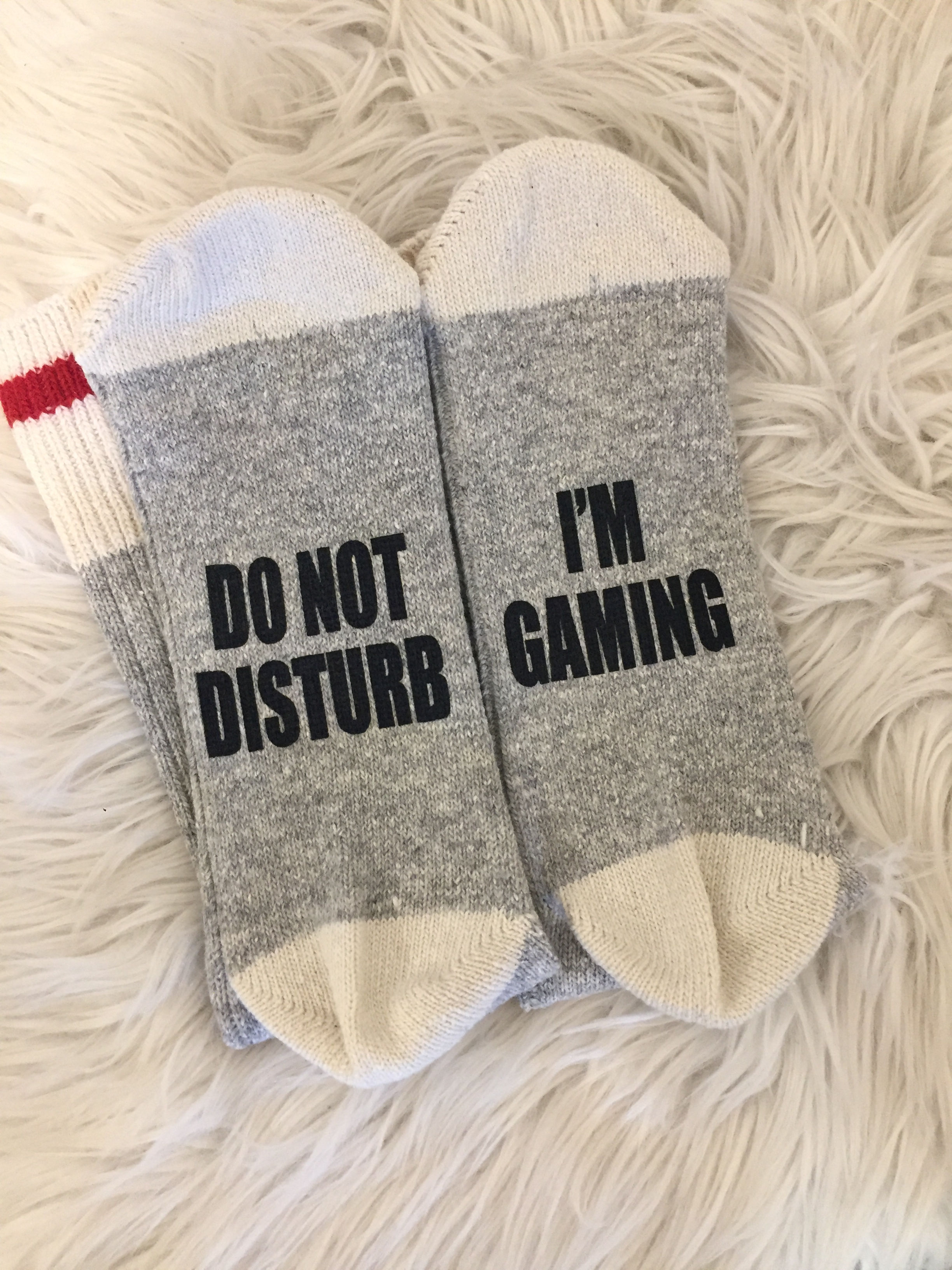 DO NOT DISTURB I'M GAMING | Mens Socks