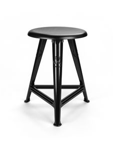 Sitzplatte: Esche schwarz Gestell: Stahlblech glänzend
pulverbeschichtet gemarkt mit Rowac Maße: Durchm. 35 x höhe 50 cm Preis: 425.-- Fr.