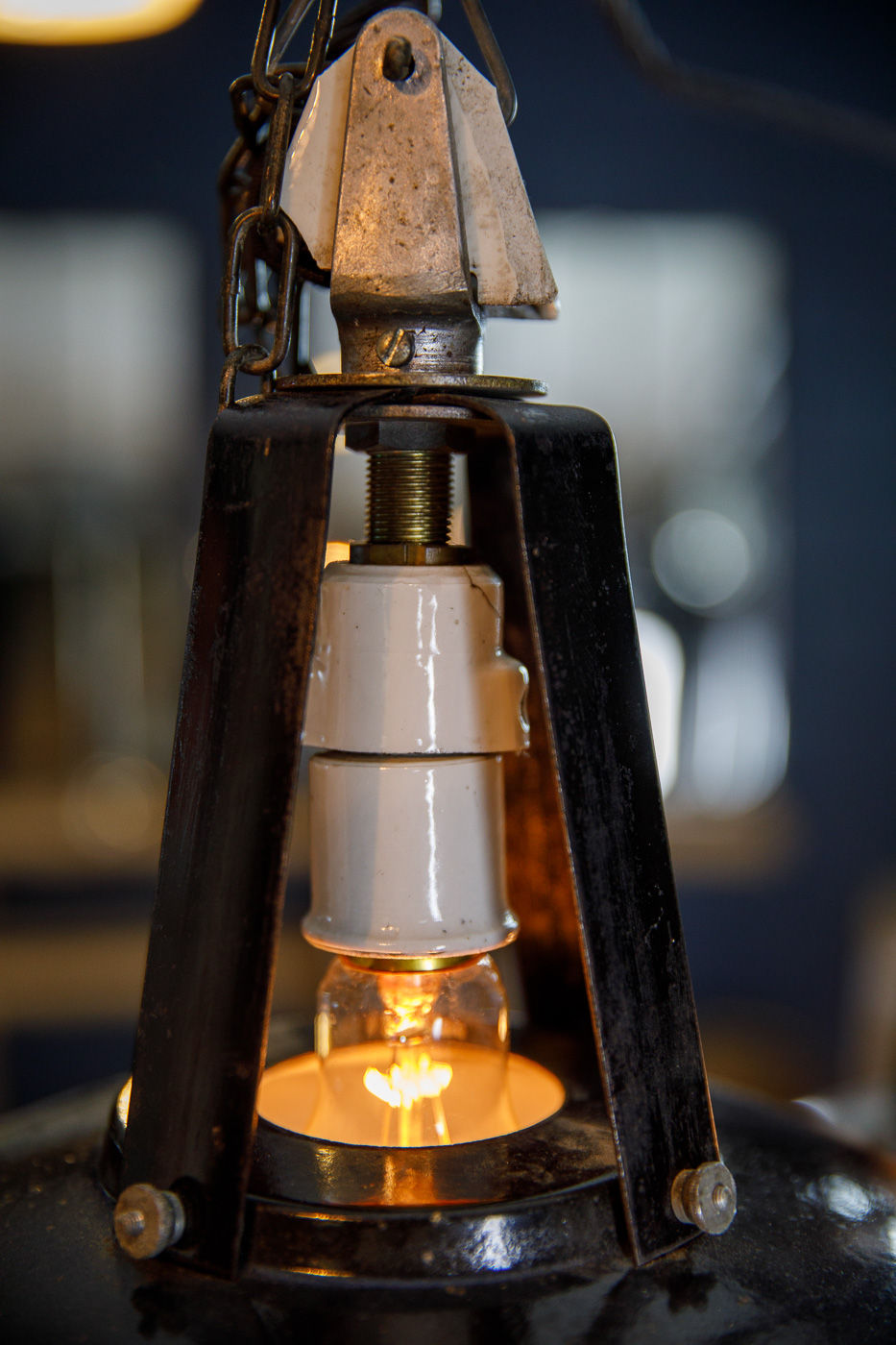 Mazda Bauhaus-Lampen in schwarz