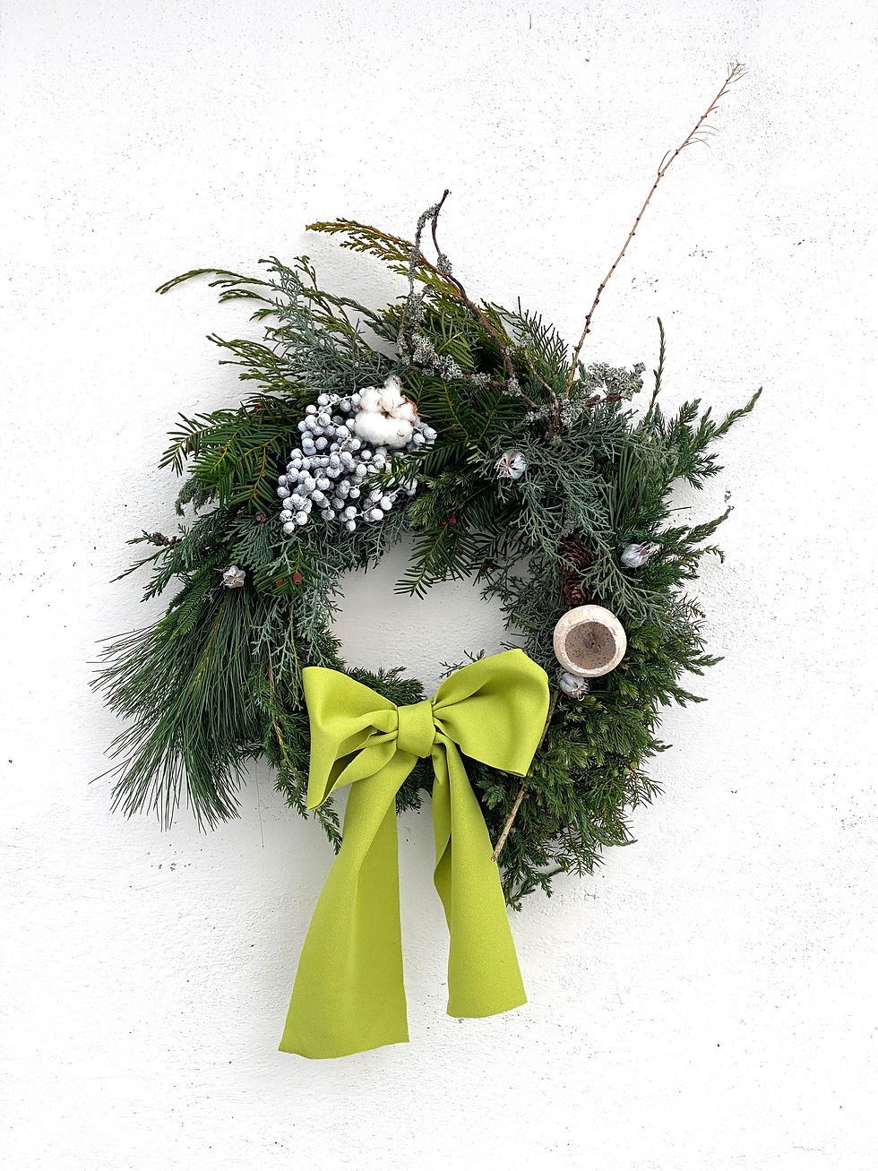 Thumbnail: Fresh cut Christmas wreath with moss