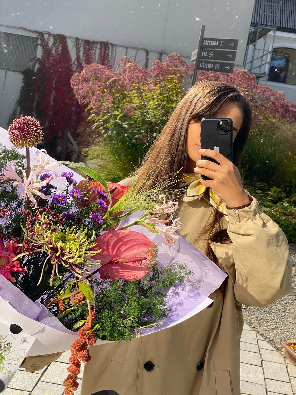 Thumbnail: Florist's interpretation size L