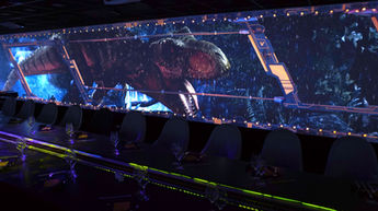 La salle de restaurant se transforme en un univers préhistorique, avec des projections réalistes de dinosaures et de paysages jurassiques. Les clients vivent une expérience visuelle hors du commun, comme s’ils voyageaient dans le temps.