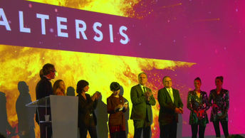 L’entreprise Altersis a été distinguée pour sa contribution au développement économique. Le visuel vibrant projeté en arrière-plan a amplifié l’émotion de ce moment de célébration, tout en symbolisant l’innovation au cœur de l’événement.
