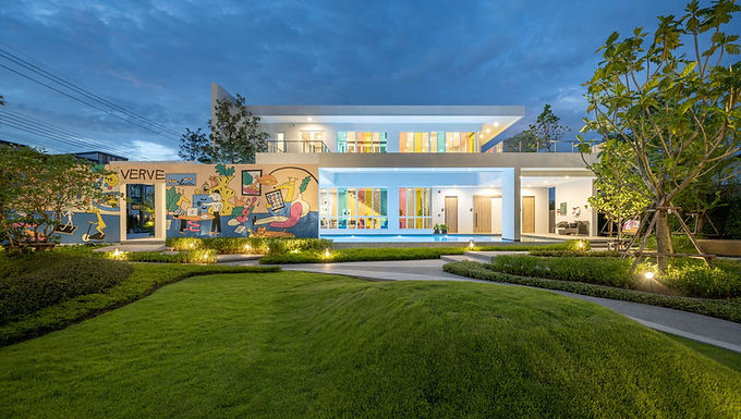 SC-V-RW | CLUBHOUSE & MAIN GATE