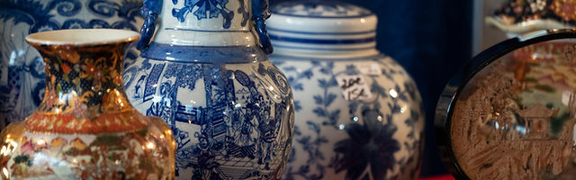 衝立　骨董品　アンティーク　美術品 尾長鶏 刺繍画 衝立 Z672｜骨董店 のびる 古美術 骨董 和風建具