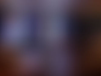 Jantar de um evento corporativo com painel de led ao fundo