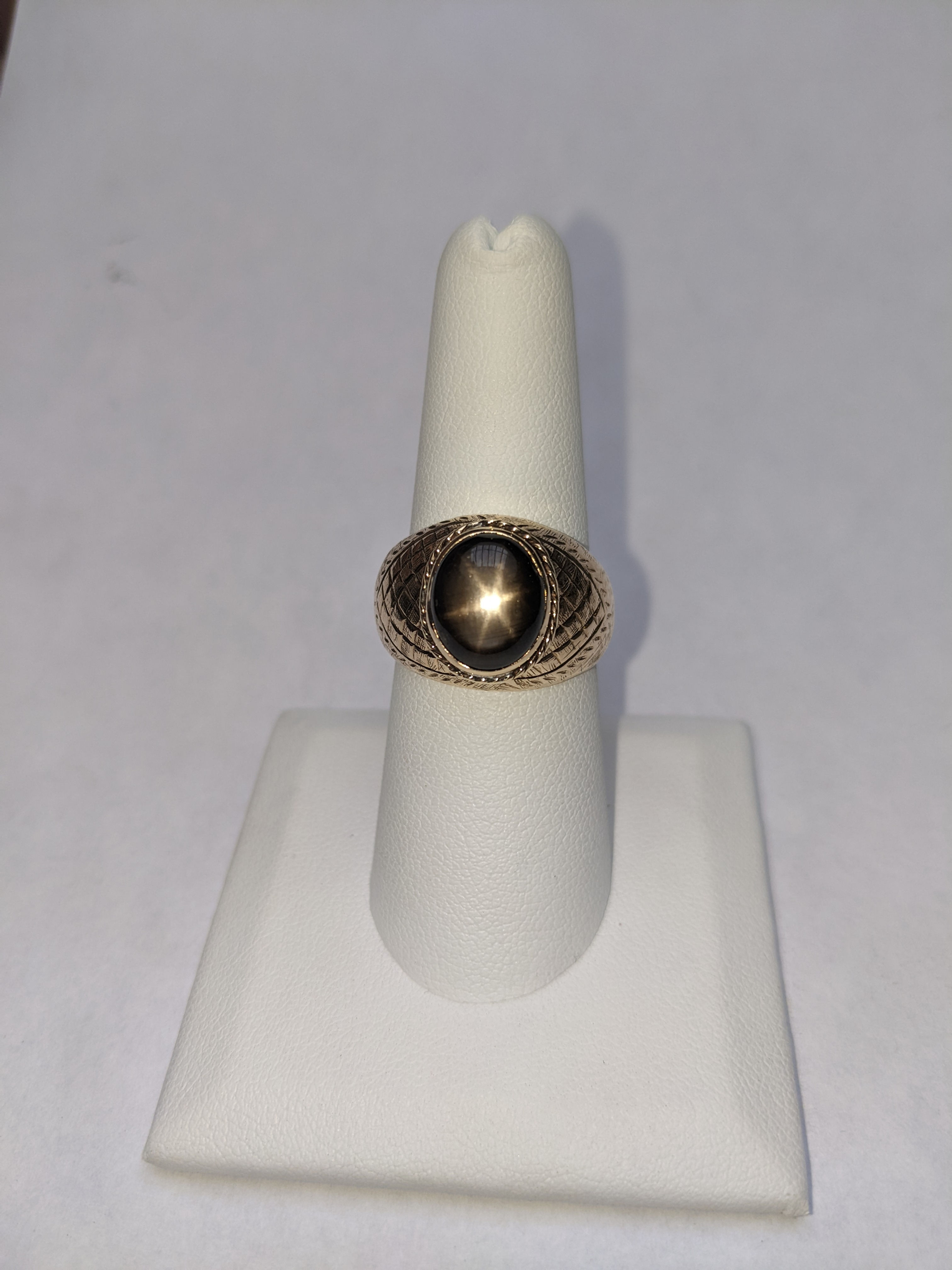 14k Yellow Gold/Black Star Sapphire Ring