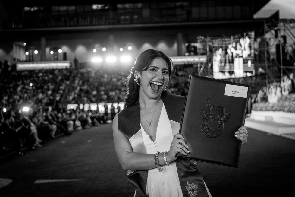 Grads Jun 28-06.jpg