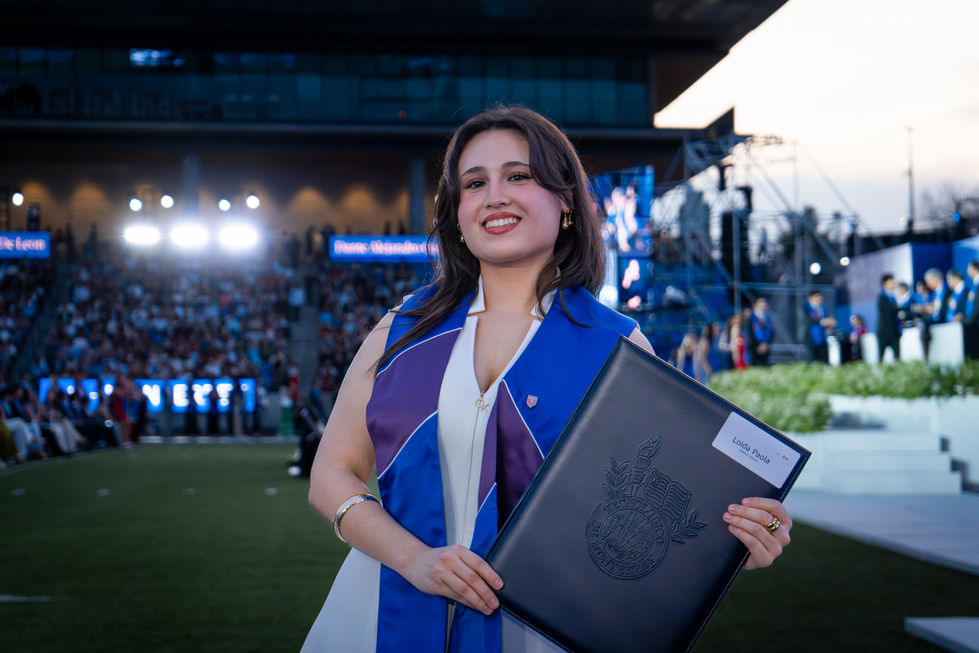 Grads Jun 27-02.jpg