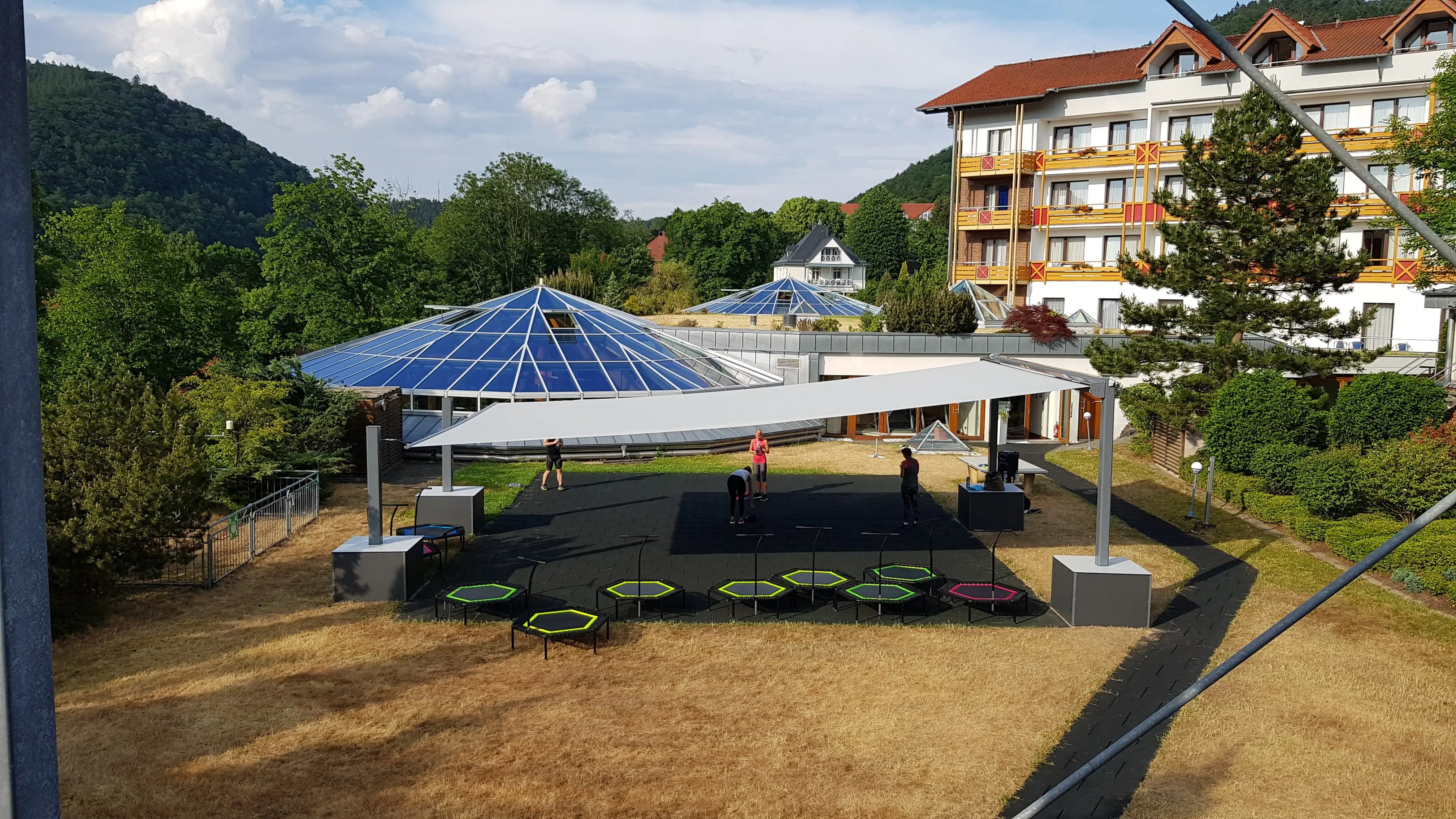 shade_system_retractable_shade_sail_shade_sail_-installer_sunshieldsail_13.webp