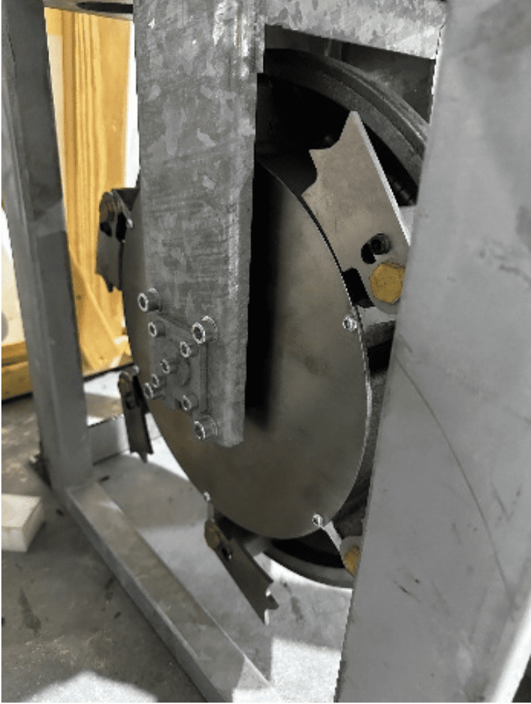Our patented breaking system provides security of the highest quality and unique to the sun protection industry.