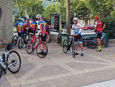 Sortie "chaude" des Cyclos Nyonsais: Au départ Groupe 1 (7 cyclos dont un invité Christophe) et groupe 2 (5 cyclos)