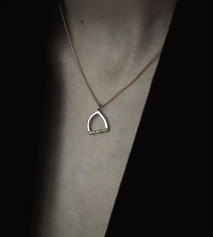 Yellow Sapphire Contempo necklace in 9 yellow gold