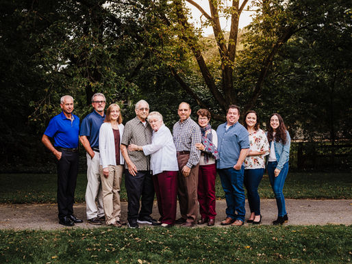 Extended Family Session at Landis Woods Park in Lancaster, PA