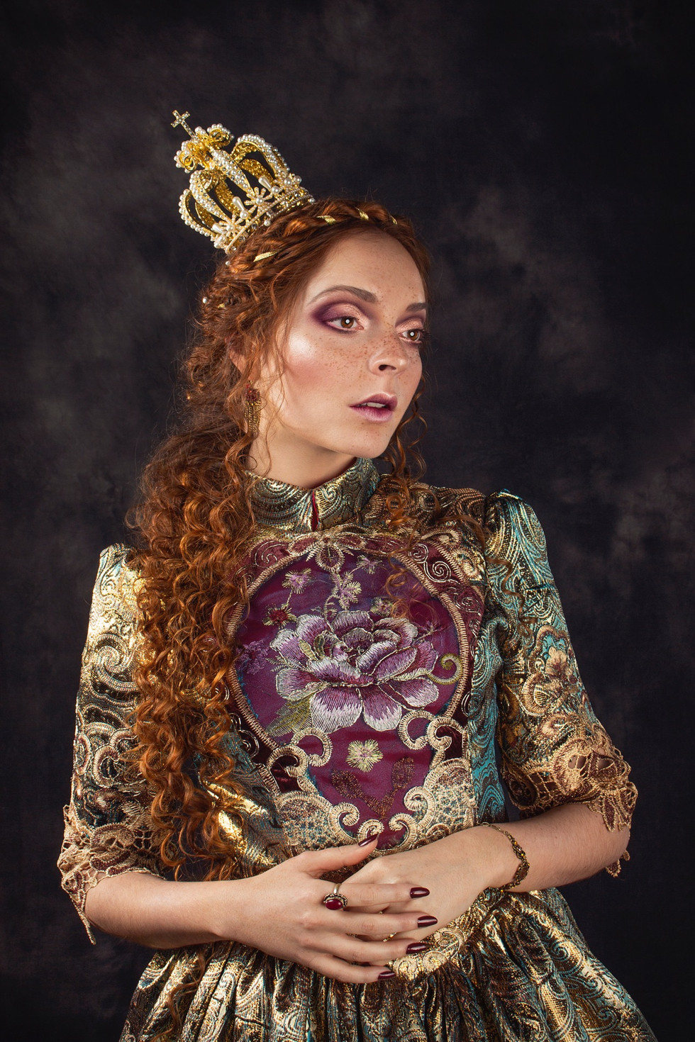 Editorial Stylish Magazine "Fashion Shines On"