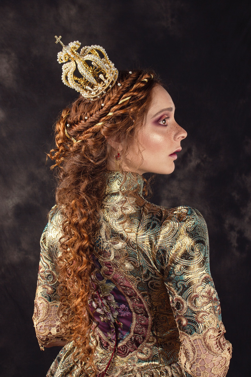 Editorial Stylish Magazine "Fashion Shines On"