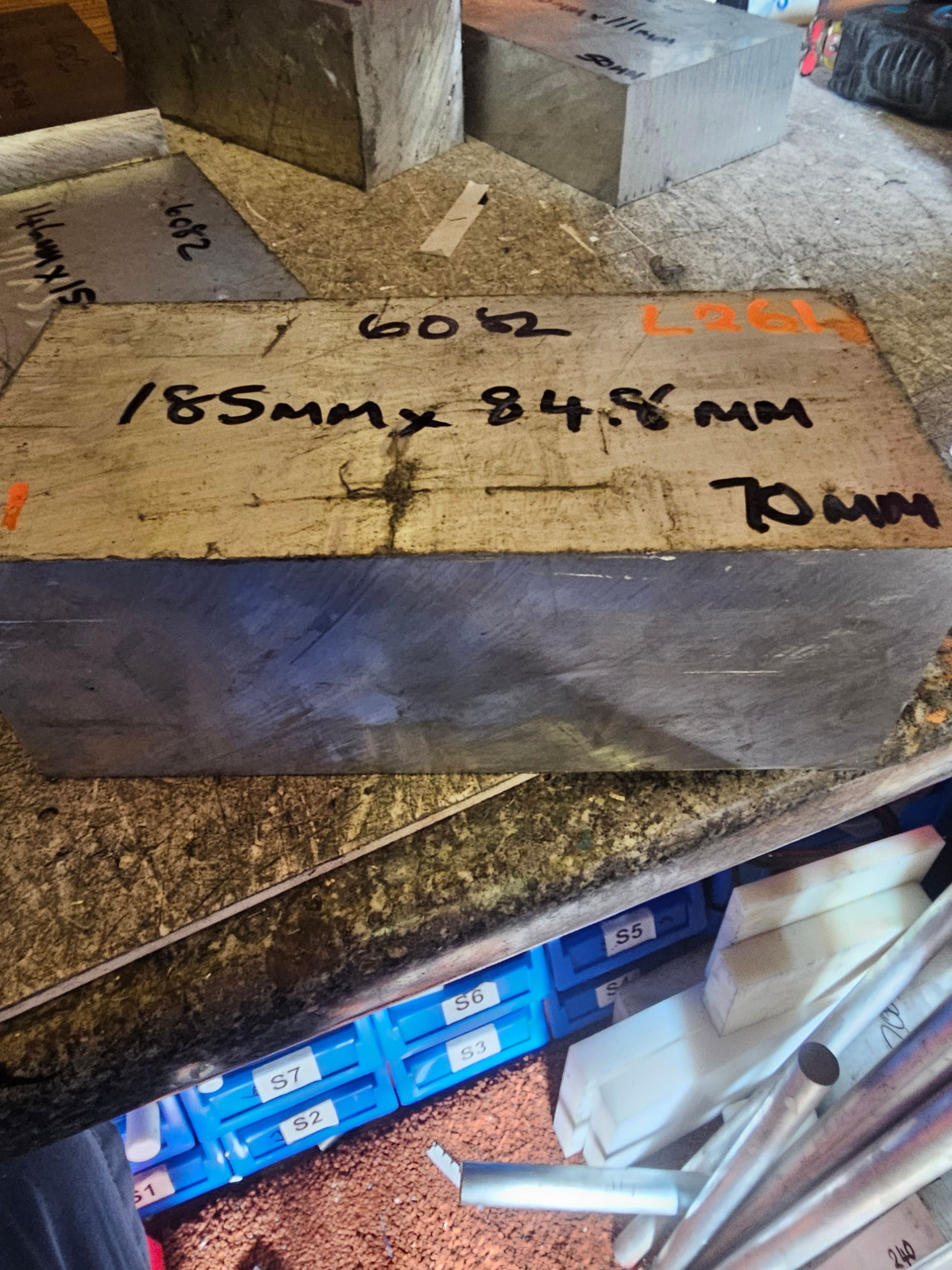 6082 Aluminium bar 185mm x 84.8mm