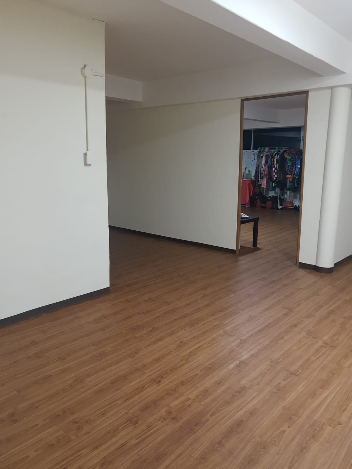 vista de los pasillos incluidos en el espacio en renta