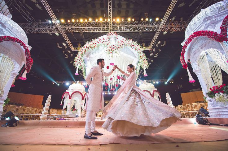 Fashion Blogger missstylefiesta & groom wore Ivory as their base color