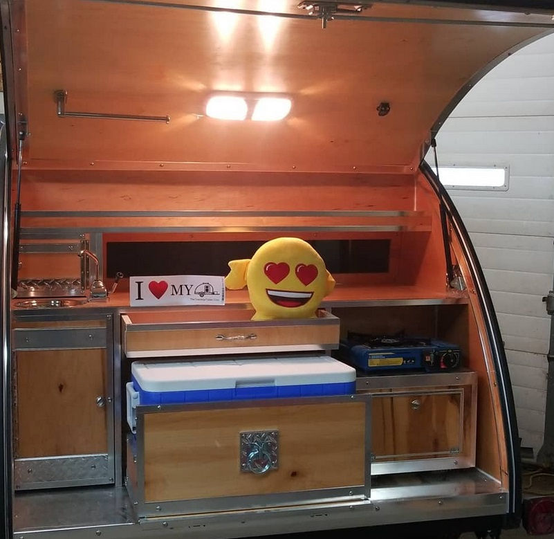 Thumbnail: Centered Galley Drawer