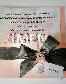 Tarjeta de 15 años con moño.jpg