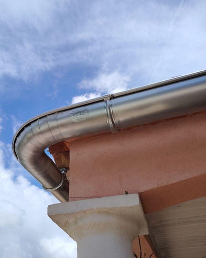 Splendide gouttière cintrée fait main