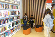 Le Groupe 1 à la Médiathèque ​📚​