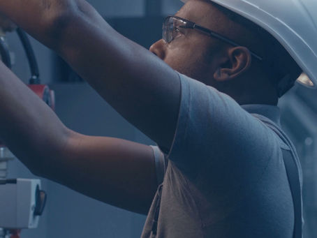 Imagem representa a responsabilidade, precisão e comprometimento da empresa em garantir segurança, eficiência e conformidade nas operações.