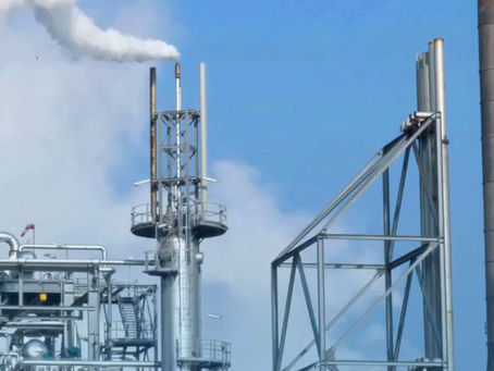 Alerta sobre NR-13 em 2026, destacando inspeção técnica e conformidade legal, com a marca LSant Engenharia