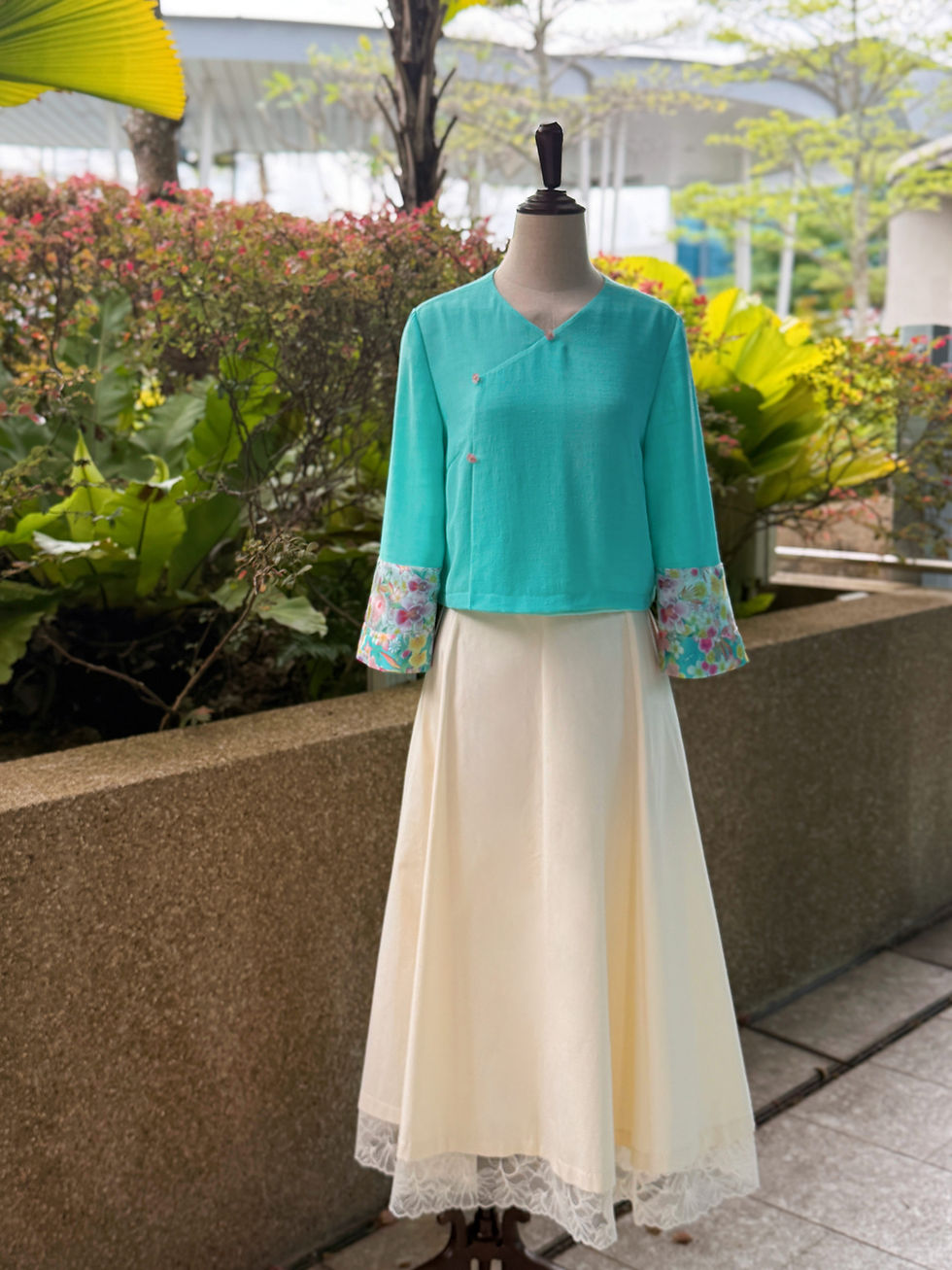 Thumbnail: Hanbok in the Bunga Straits- Kamcheng Azure