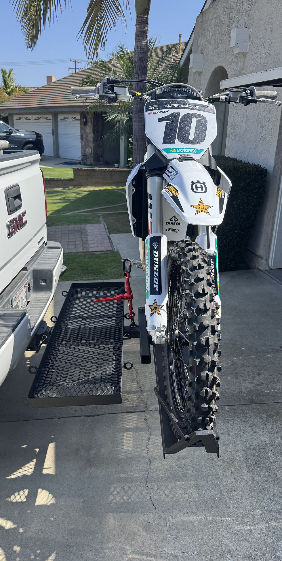 Thumbnail: MotoLift Hitch Carrier