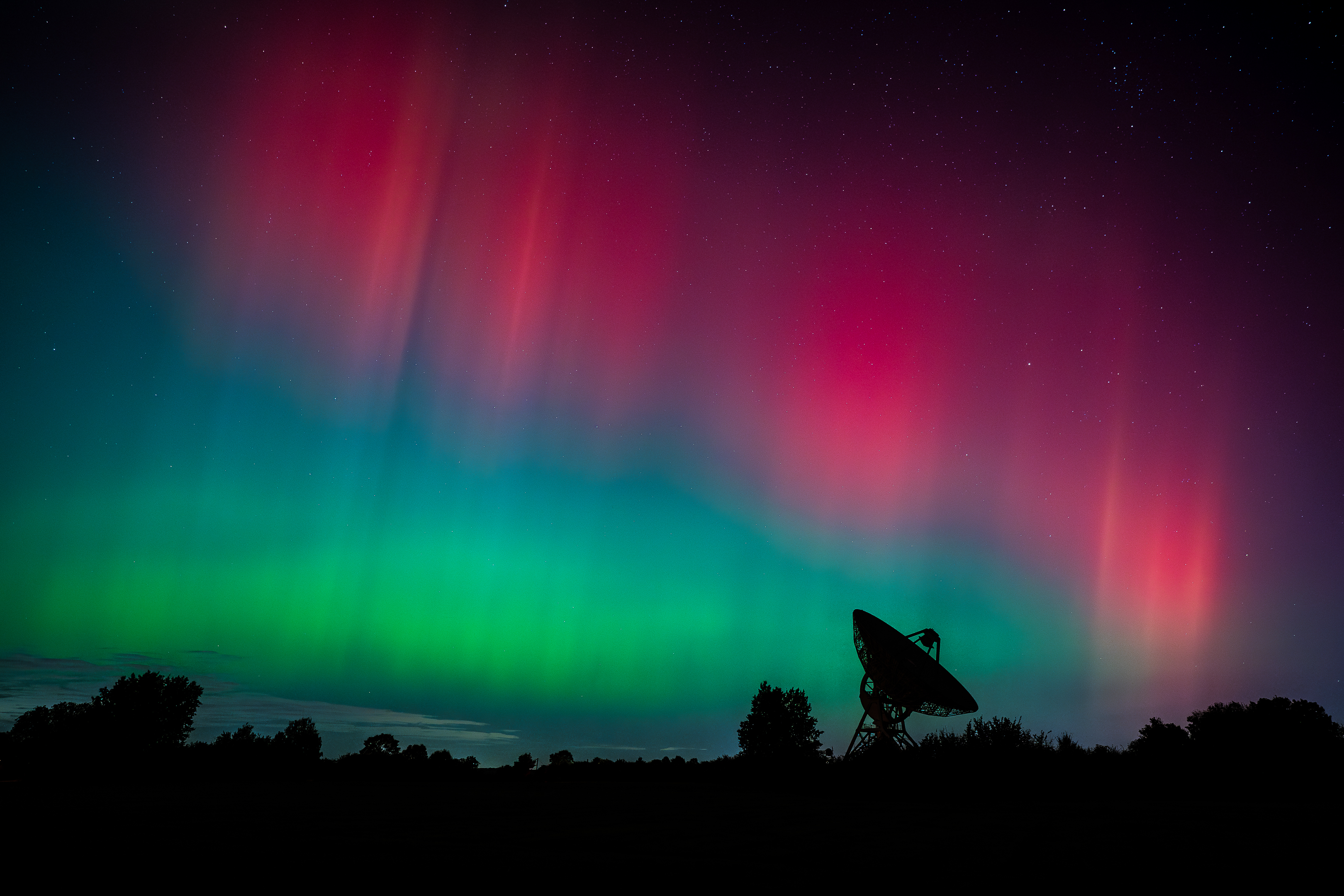 Pillars of Light, MRAO - Mullard Radio Astronomy Observatory, Cambridge, England, Sony Alpha, Sony Alpha 7 III, Sony FE 20mm F1.8 G, Benro Mach3 9X CF Series 3 - TMA38CL, Benro 3 Way Gear Head - GD3WH, Astro, Astro Photography, Northern Lights, Aurora Borealis, Aurora, Northern Lights Photography, Aurora Borealis Photography, Aurora Photography