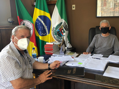 Prefeitos de Cambará do Sul Ivan do Amaral Borges e de Canela Constantino Orsolin