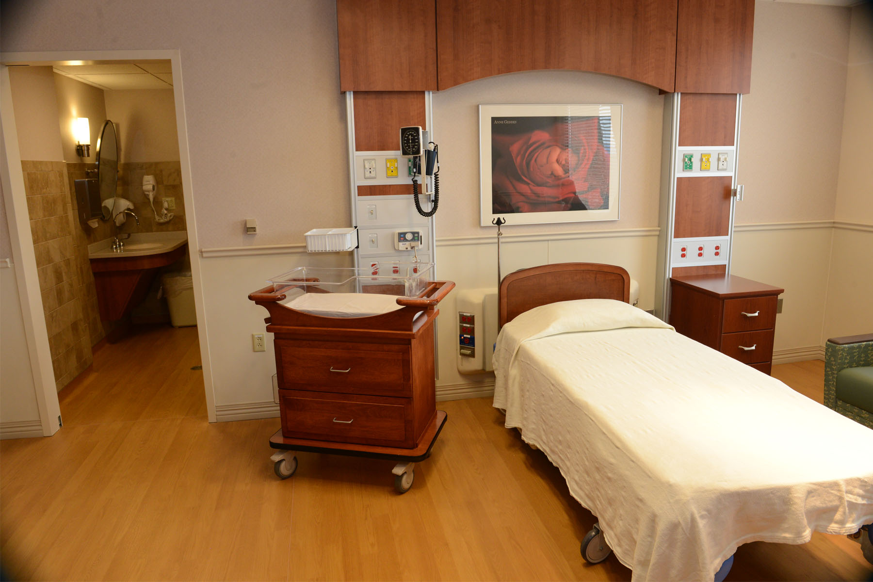 Mon General Hospital paradigmarchitecture