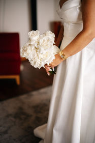 Brautstrauß elegant weiße Rosen