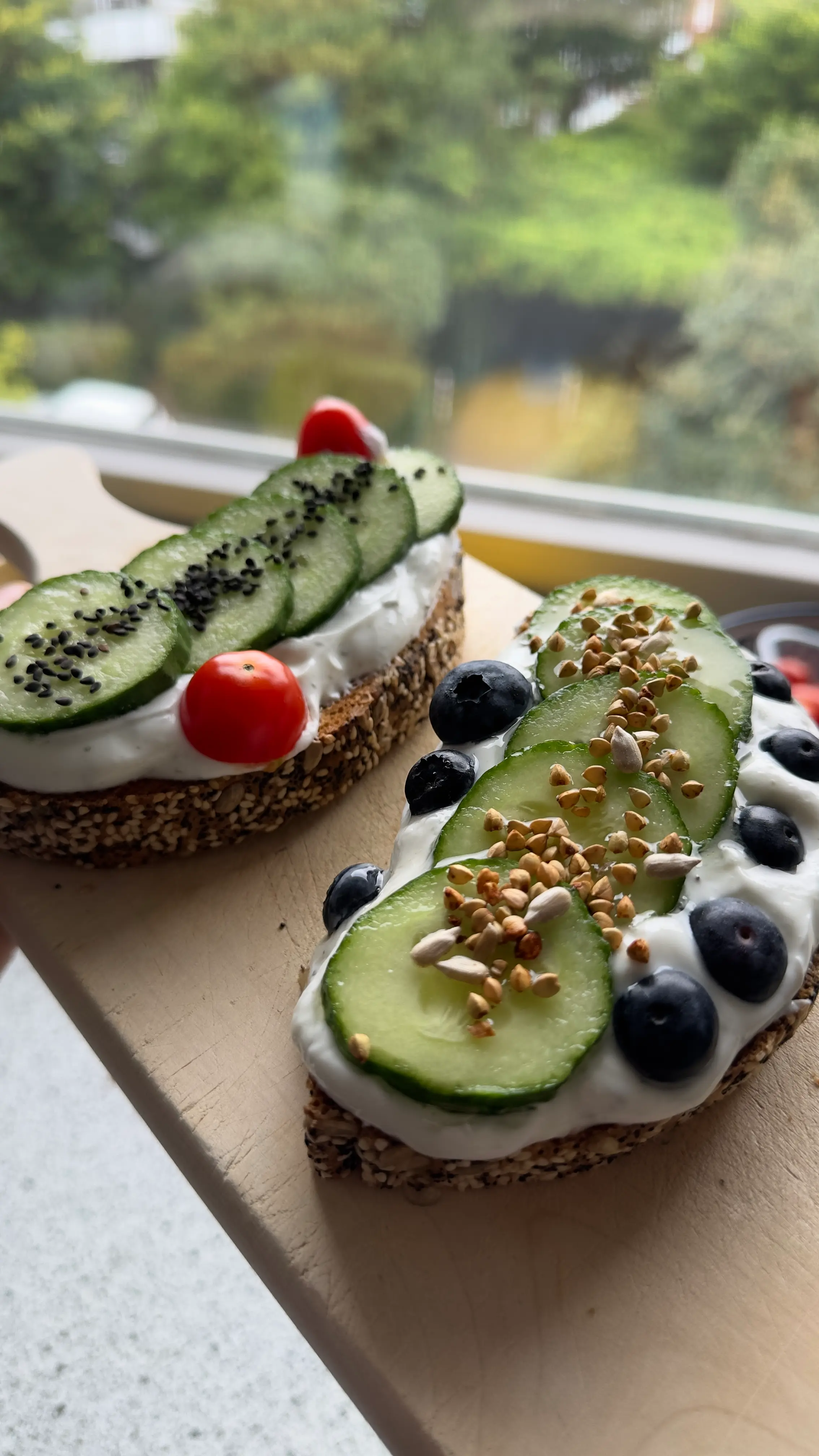 Discover recipes for healthy, quick and delicious breakfasts, packed with essential nutrients. Perfect for athletes and active people in Hamburg. Including Quark, Greek yogurt, feta cheese, skyr and more.