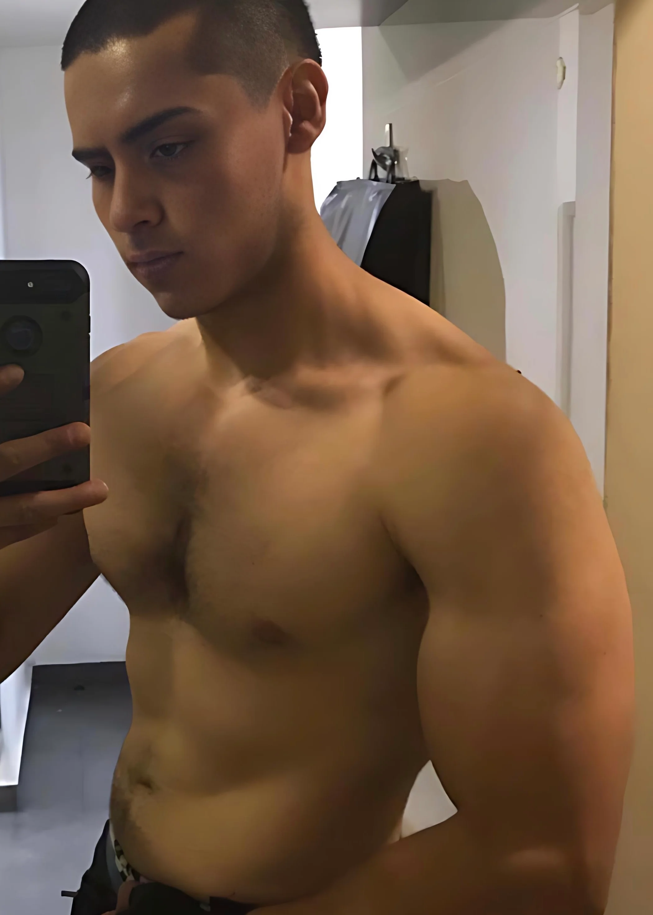 Transforma tu vida con Consultor Fitness: planes de nutrición, rutinas personalizadas y asesorías respaldadas por 10 años de experiencia.