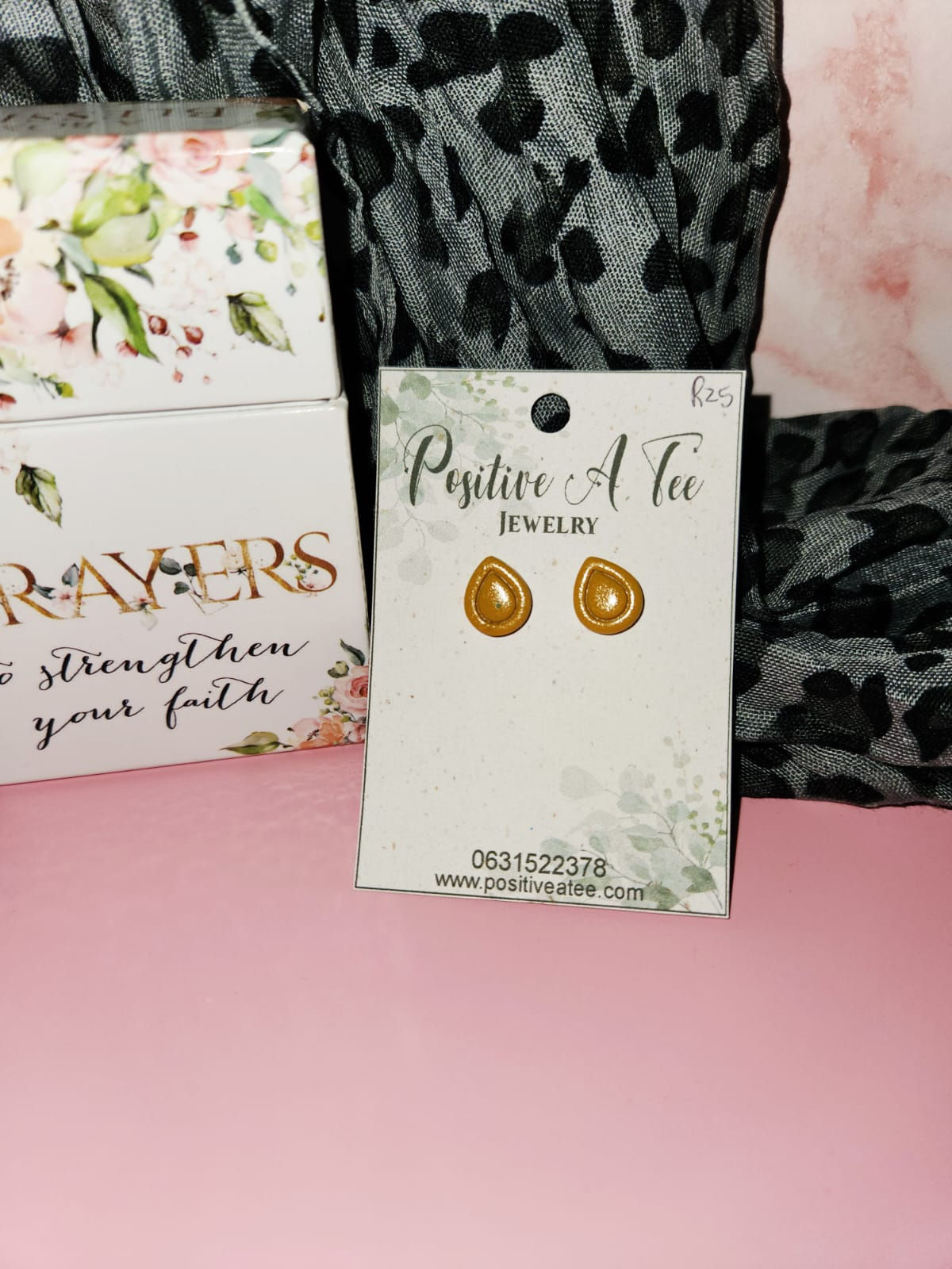 Polyclay Oorbelletjies caramel studs