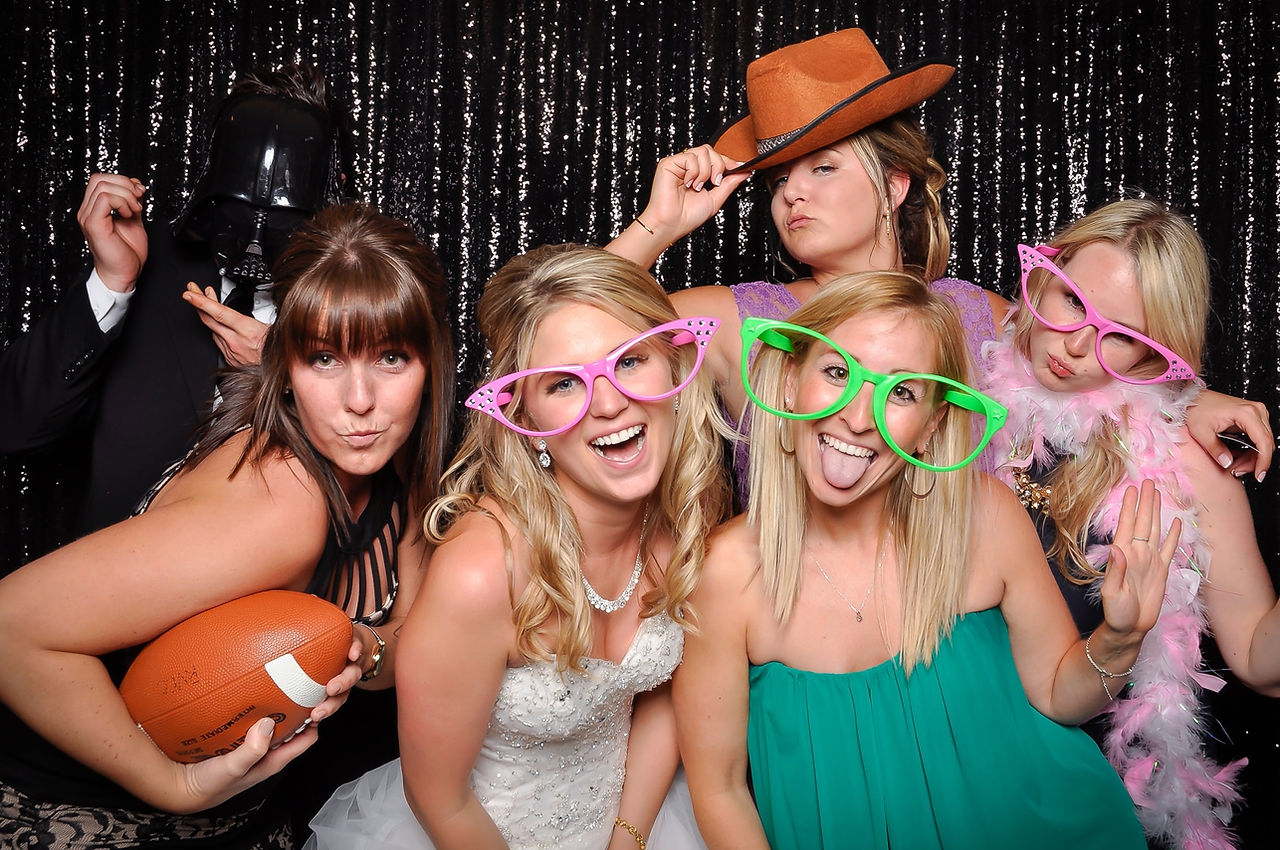 photo booth guests group shot