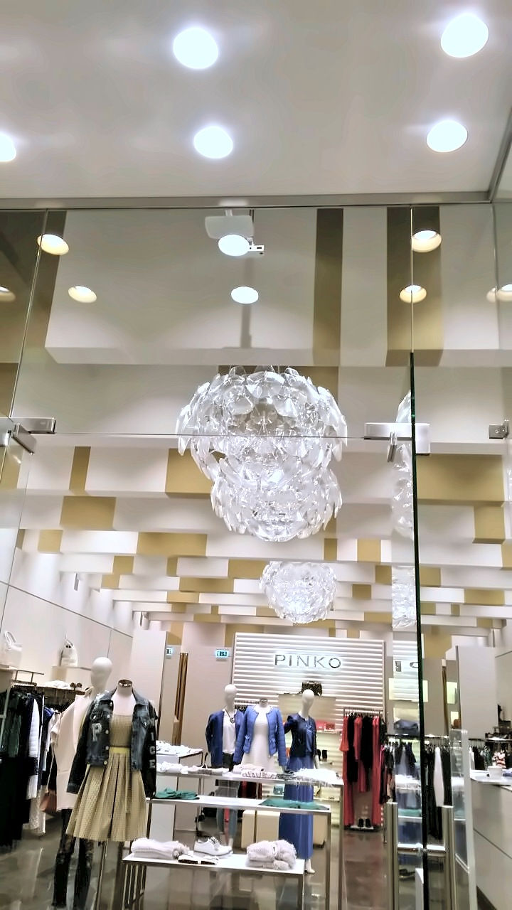 Pinko, Vnukovo Outlet, Moskou, opgeleverde winkel, afbeelding 1