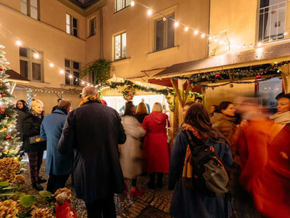 Weihnachtsmarkt in Berlin Schöneberg von der Weinlobbyist.